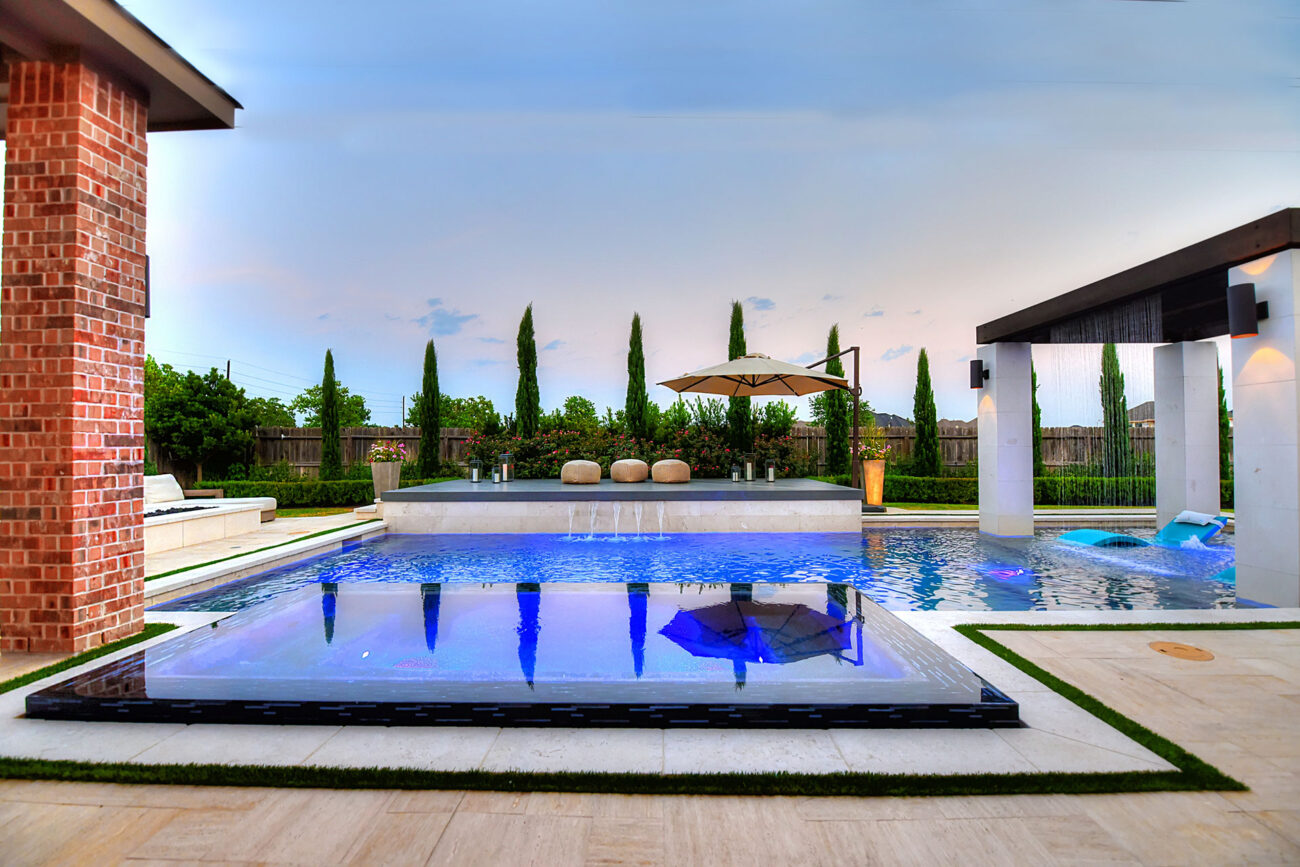 Custom-built pool with vanishing edge