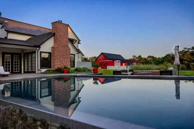 trougott-2020-bellville-pool-builder-texas_02